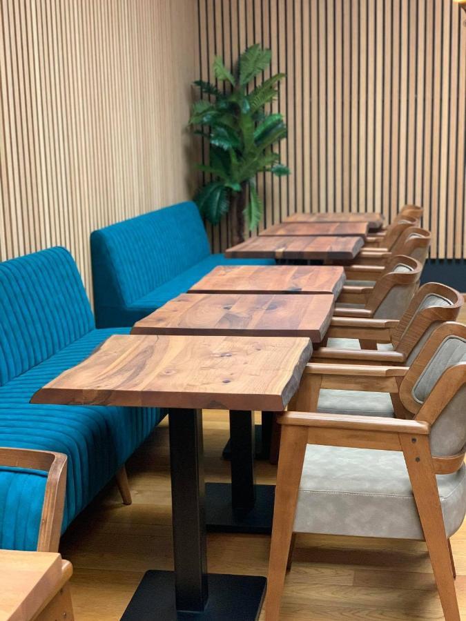 Hotel Guzy Лиер Екстериор снимка