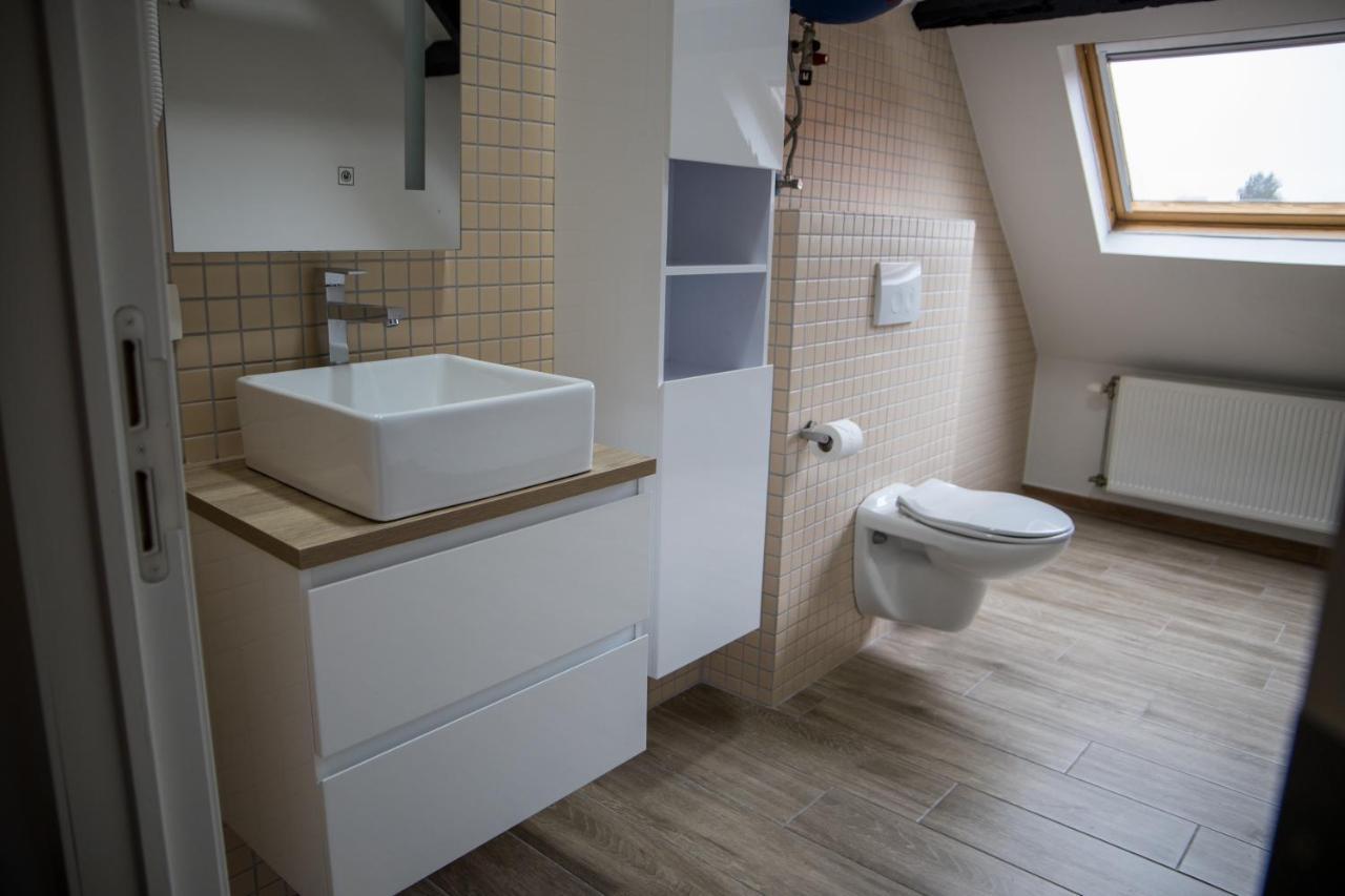 Hotel Guzy Лиер Екстериор снимка