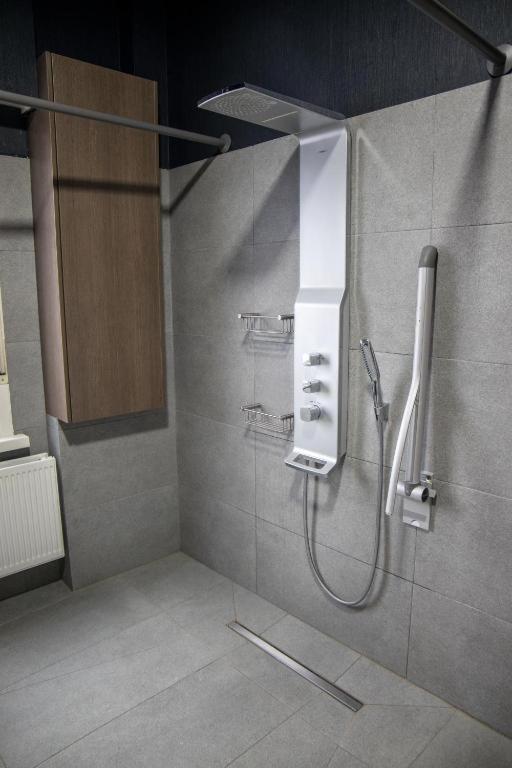 Hotel Guzy Лиер Екстериор снимка